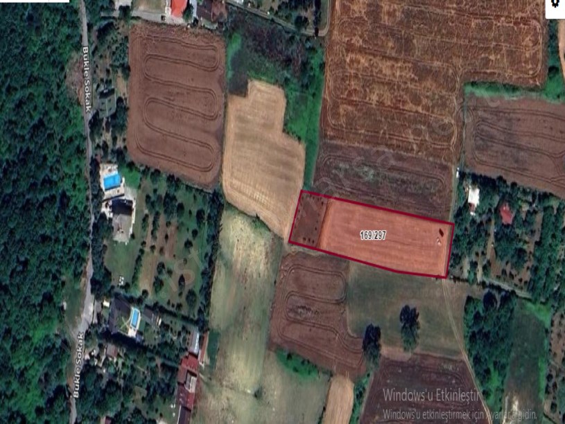Arnavutköy Tayakadın Satılık Arsa , 665 m2 Çevrilebilir Yolu Var Evlerin Yakını