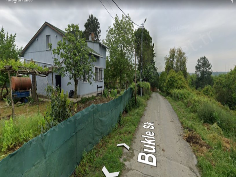 Arnavutköy Tayakadın Satılık Arsa , 665 m2 Çevrilebilir Yolu Var Evlerin Yakını