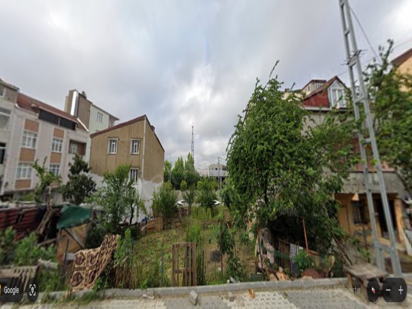  Arnavutköy NeneHatun Mah. Satılık Arsa , 136 m2 3 Kat imarlı Caddeye Yakın  Müstakil