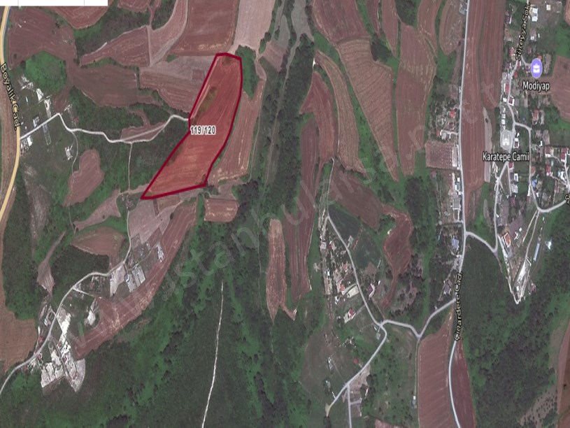 Arnavutköy Boyalıkta Satılık Arsa , 4,400 M2 Hisseli Yolu Var Evlerin Yakını 