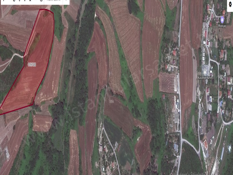 Arnavutköy Boyalıkta Satılık Arsa , 4,400 M2 Hisseli Yolu Var Evlerin Yakını 