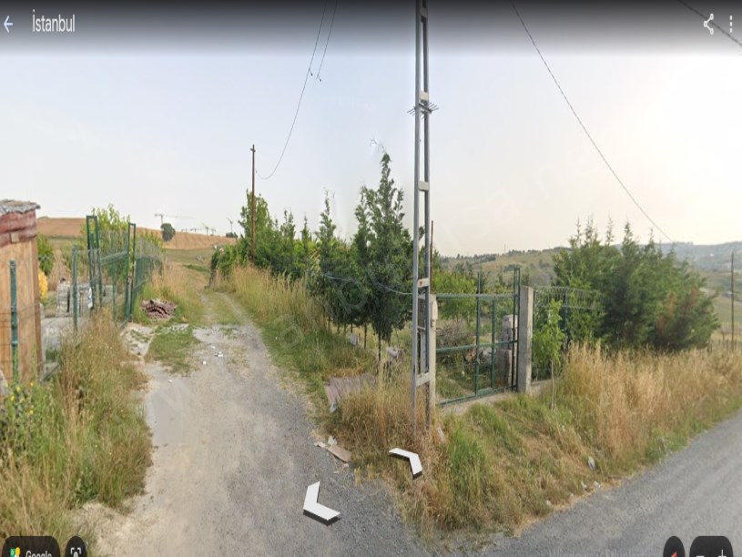 Arnavutköy Çilingirde Satılık Arsa , 118 M2 Evlerin Yakını Yolu Var Hisseli