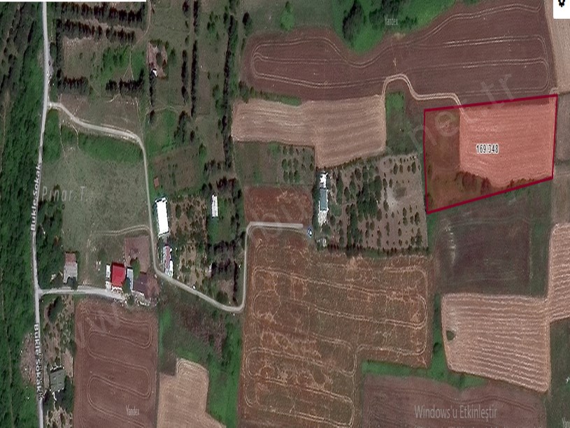 Arnavutköy Tayakadın Satılık Arsa ,780 m2  Yolu Var Evlerin Yakını Hisseli