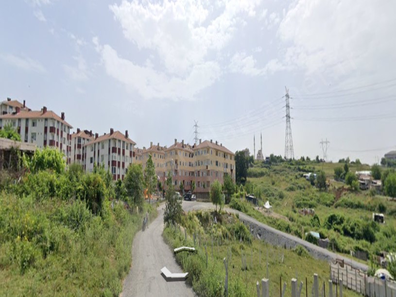 Arnavutköy Taşolukta Satılık Arsa , 400 M2 Hisseli İmarlı Yolu Var Evlerin Yakını