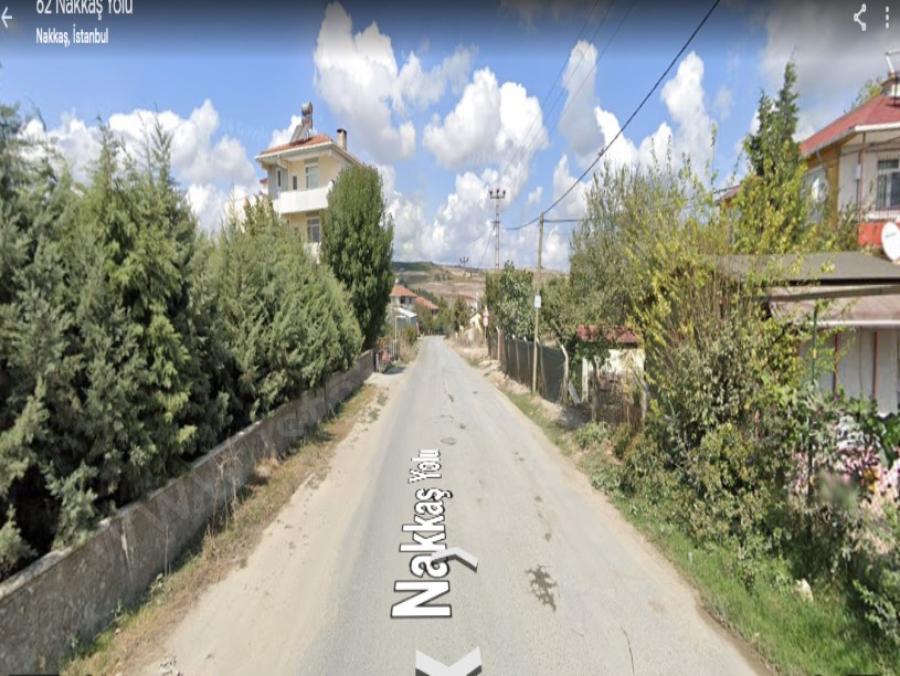 Çatalca Nakkaşta  Satılık Arsa ,  253 M2 Evlerin Yakını Hisseli 