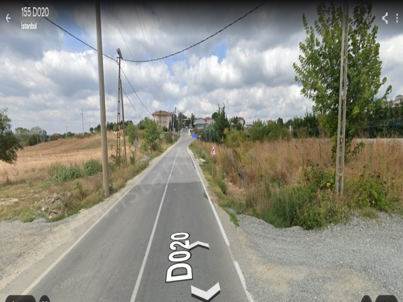 Çatalca İhsaniye Mah Satılık Arsa , 705 m2 Hisseli Yolu Var Evlerin Yakını