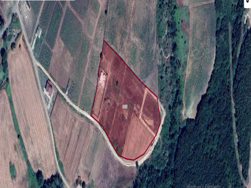 Çatalca İhsaniye Mah Satılık Arsa , 705 m2 Hisseli Yolu Var Evlerin Yakını