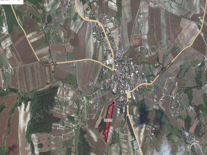 Çatalca Dağyenicede Satılık  Arsa ,  3,650 M2 Yolu Var Evlerin Yakını Hisseli 