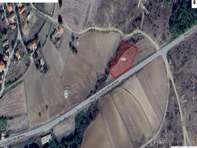 Edirne Uzunköprü Elmalı Köyünde Satılık Arsa , 880 M2 Asfalt Yola Cephe 