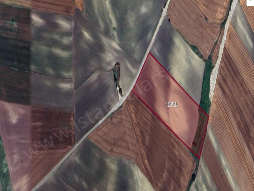 Çatalca Nakkaşta  Satılık Arsa , 830 m2 Hisseli Yolu Var 