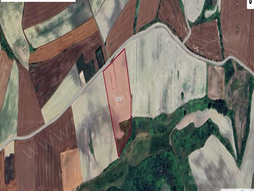 Çatalca Nakkaşta  Satılık Arsa , 510 M2 Hisseli Yolu Var 