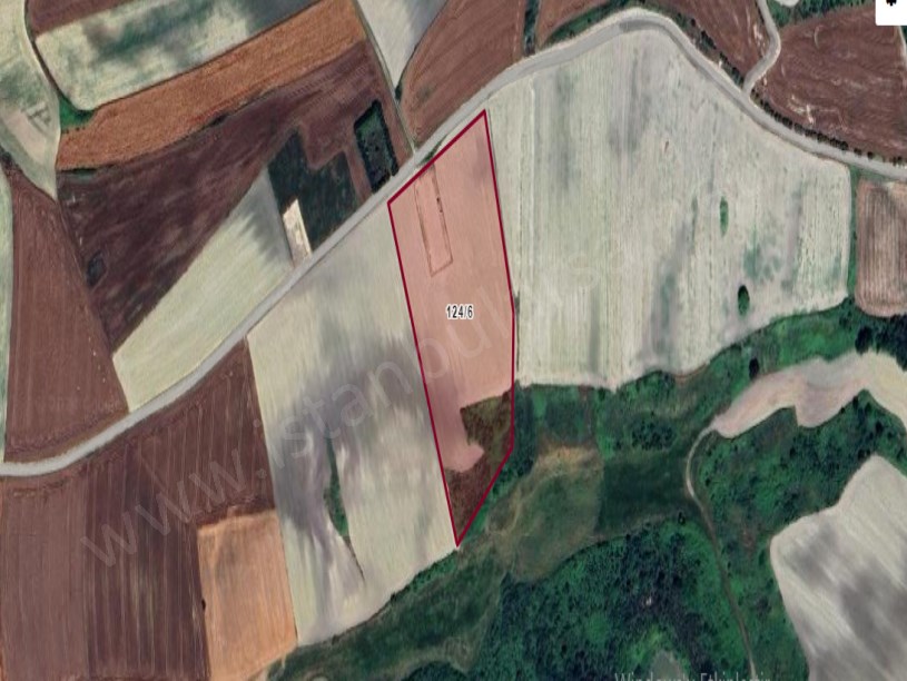 Çatalca Nakkaşta  Satılık Arsa , 510 M2 Hisseli Yolu Var 