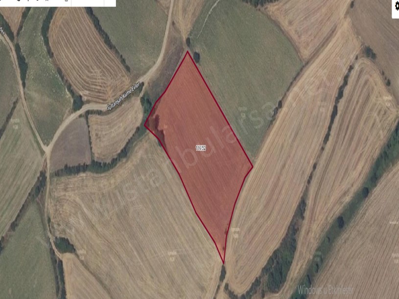 Edirne Uzunköprü Sultanşah Köyünde Satılık Tarla , 1,590 M2 Yolu Var Hisseli 