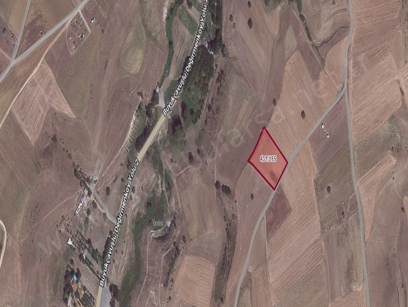 Silivri Değirmenköyde Satılık Arsa , 423 m2 Yolu Var Evlerin Yakını Hisseli