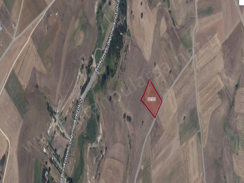 Silivri Değirmenköyde Satılık Arsa , 423 m2 Yolu Var Evlerin Yakını Hisseli