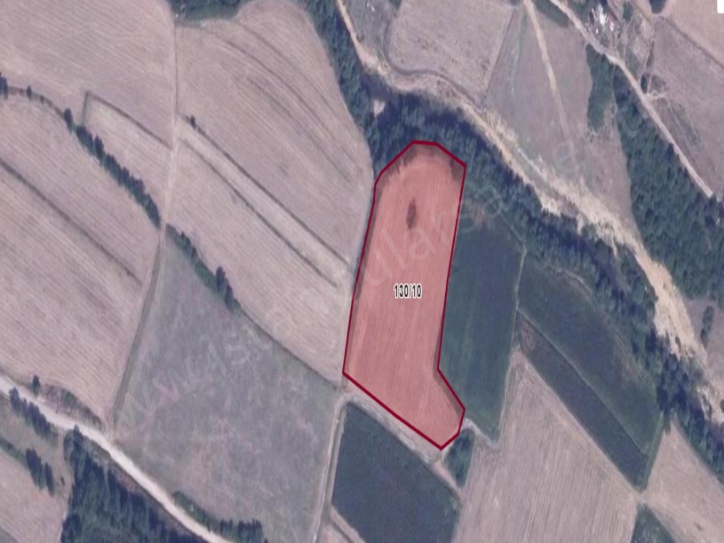 Çatalca Karacaköyde Satılık Arsa , 444 M2 Evlerin Yakını Yolu Var