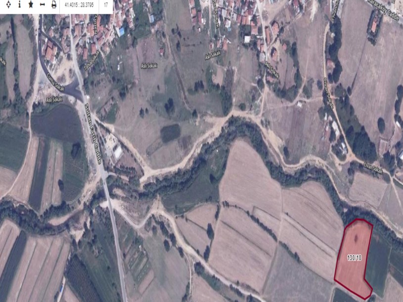 Çatalca Karacaköyde Satılık Arsa , 444 M2 Evlerin Yakını Yolu Var