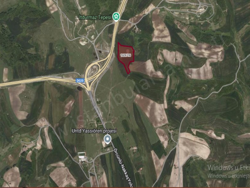 Arnavutköy Yassıörende Satılık Arsa , 600 M2 Hisseli Yolu Var
