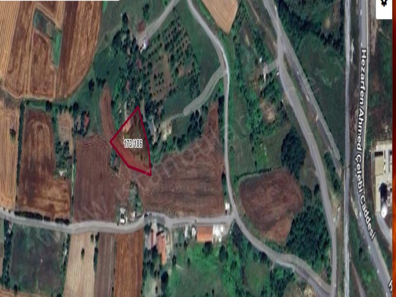 Arnavutköy Tayakadın Satılık Arsa , 237 m2  Evlerin Yakını Yolu Var 