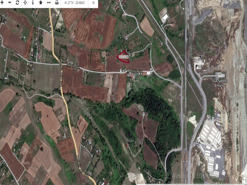Arnavutköy Tayakadın Satılık Arsa , 237 m2  Evlerin Yakını Yolu Var 