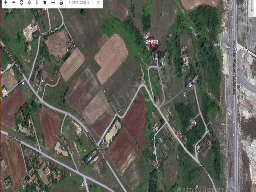 Arnavutköy Tayakadın Satılık Arsa , 307 m2 Evlerin Yakını Yolu Var 