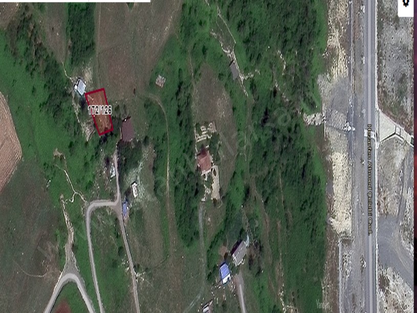 Arnavutköy Tayakadın Satılık Arsa , 307 m2 Evlerin Yakını Yolu Var 