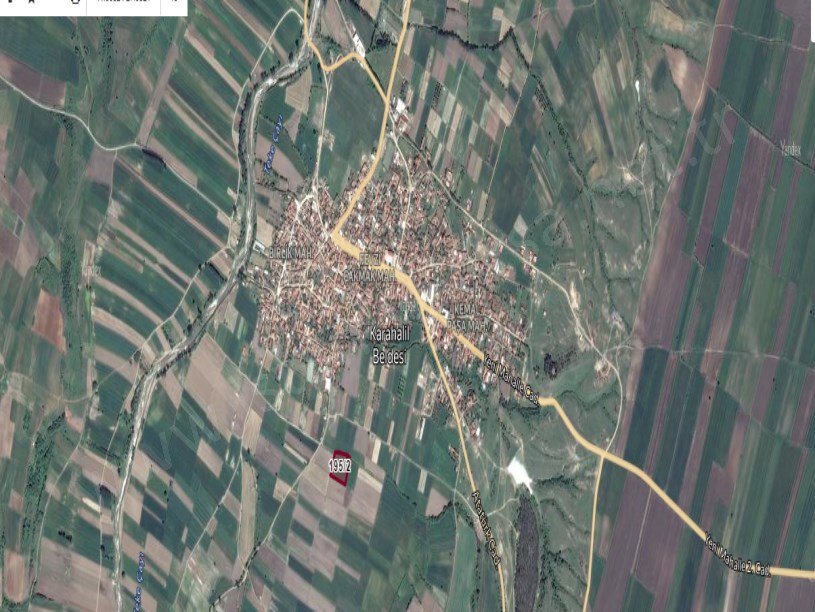 Kırklareli Babaeski Karahalil Köyünde Satılık Arsa , 953 m2 Yolu var Evlerin Yakını