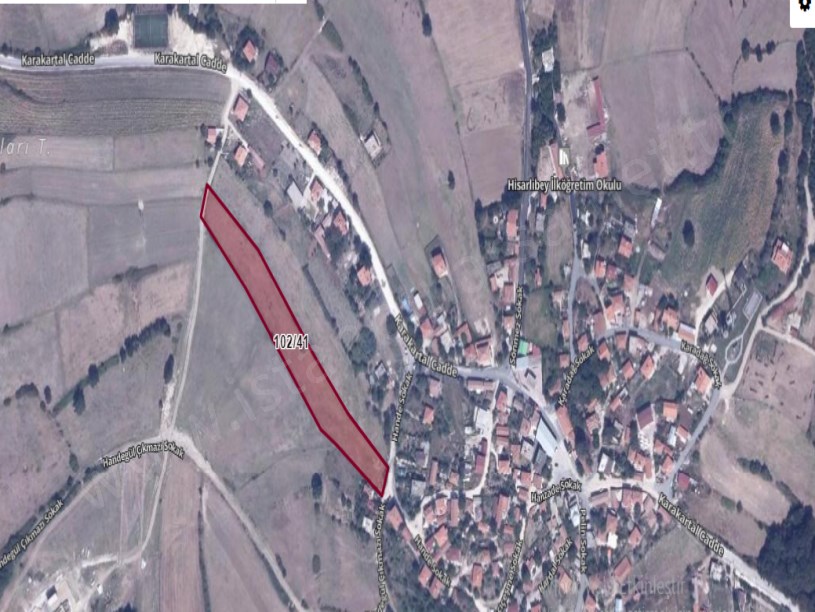 Çatalca Hisarbeylide Satılık Arsa , 358 m2  Köyiçi İmarlı Yolu Var Evlerin Yakını