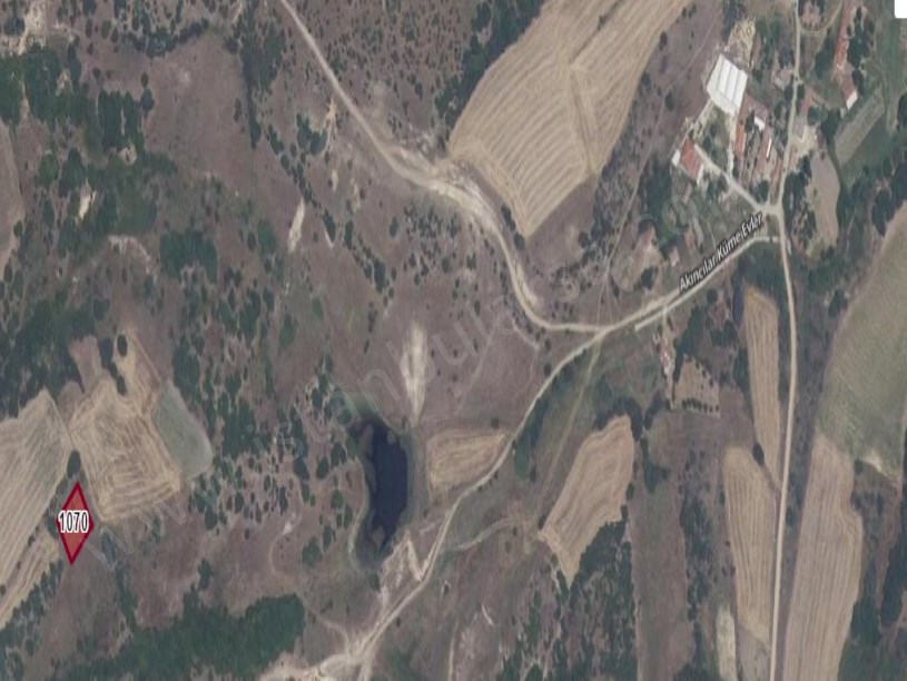 Edirne Meriç Akıncılar Köyünde Satılık Tarla , 665 m2 Müstakil