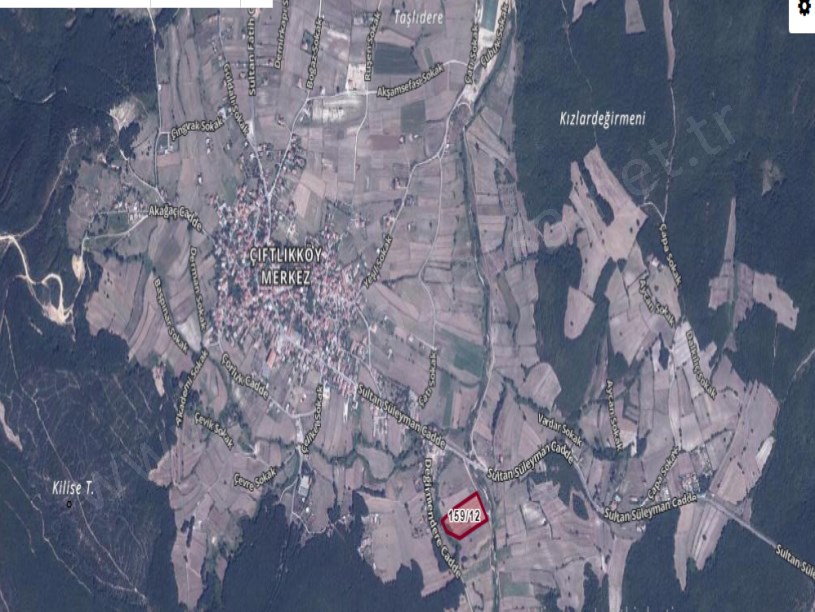 Çatalca Çiftlikköyde Satılık Arsa , 300 M2 Çaplı Yolu Var Evlerin Yakını