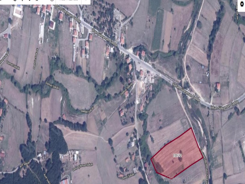 Çatalca Çiftlikköyde Satılık Arsa , 300 M2 Çaplı Yolu Var Evlerin Yakını