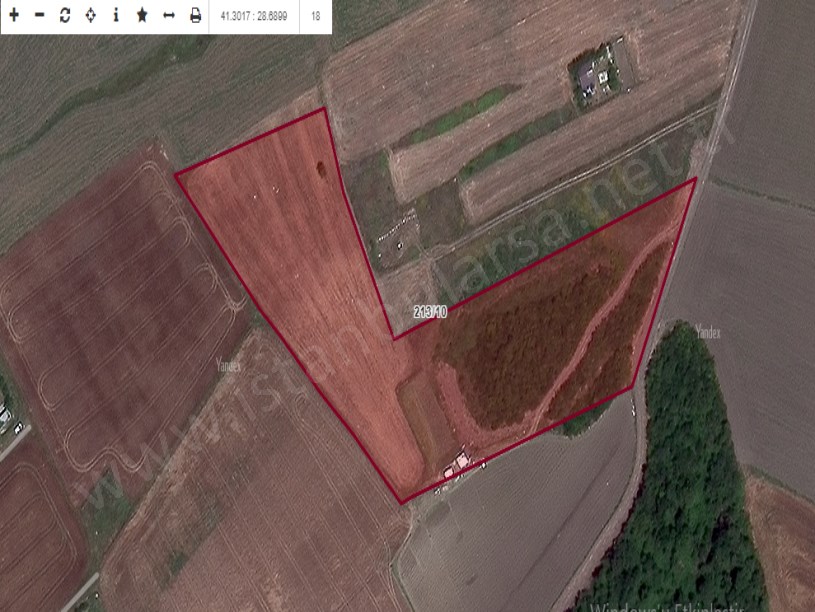 Arnavutköy Yeniköyde Satılık Arsa , 1,070 M2 Yolu Var Evlerin Yakını
