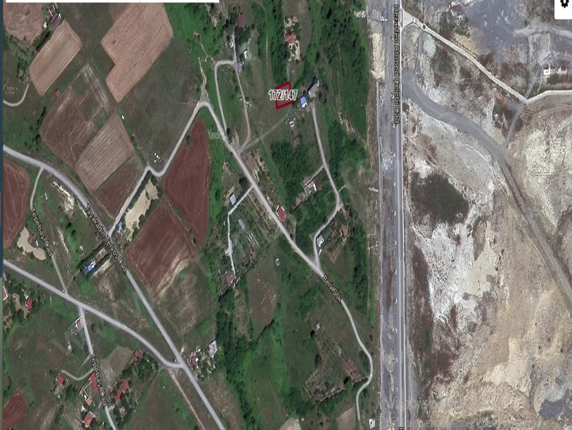 Arnavutköy Tayakadın Satılık Arsa ,  326 m2 Yolu Var Evlerin Yakını Hisseli