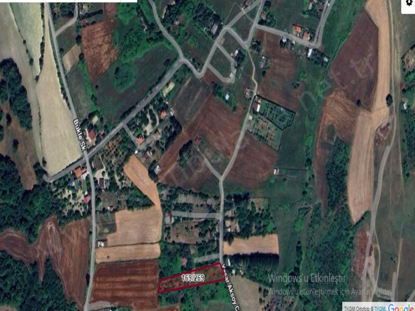 Arnavutköy Tayakadın Satılık Arsa ,  833 M2 Cadde Cephe Hisseli Merkezde 