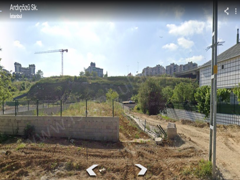 Arnavutköy Merkezde Satılık Arsa , 334 m2 Hisseli Caddeye Yakını Merkezde 