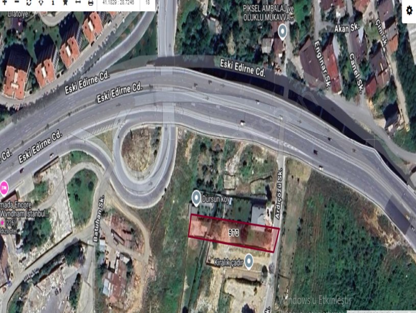 Arnavutköy Merkezde Satılık Arsa , 334 m2 Hisseli Caddeye Yakını Merkezde 