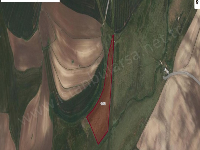 Çatalca Nakkaşta  Satılık Arsa , 1,875 M2 Çaplı Yolu Var Hisseli