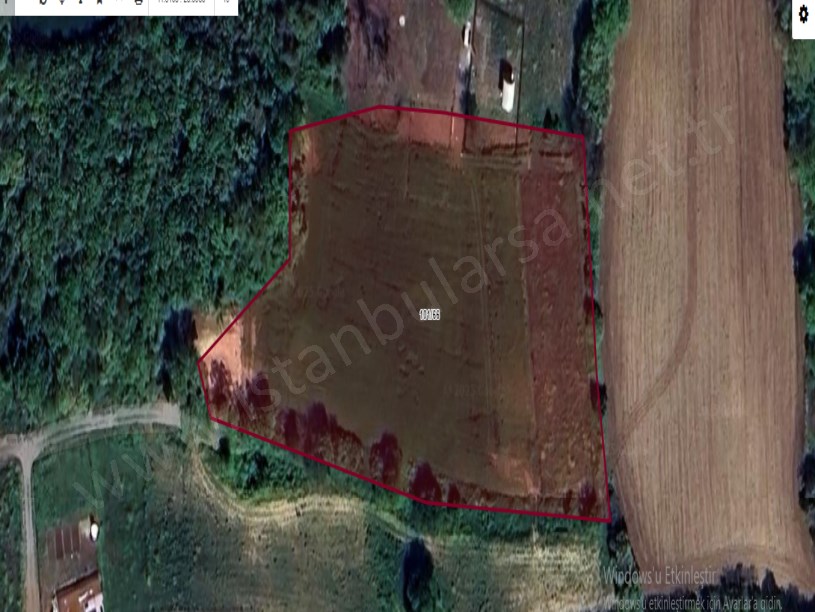Arnavutköy Balabanda Satılık Arsa , 285 m2 Yolu Var Evlerin Yakını