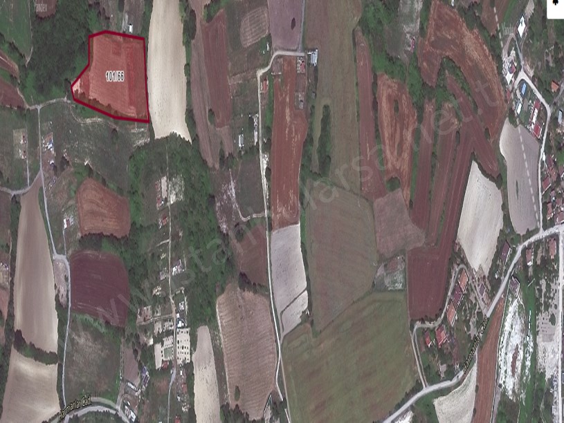 Arnavutköy Balabanda Satılık Arsa , 285 m2 Yolu Var Evlerin Yakını