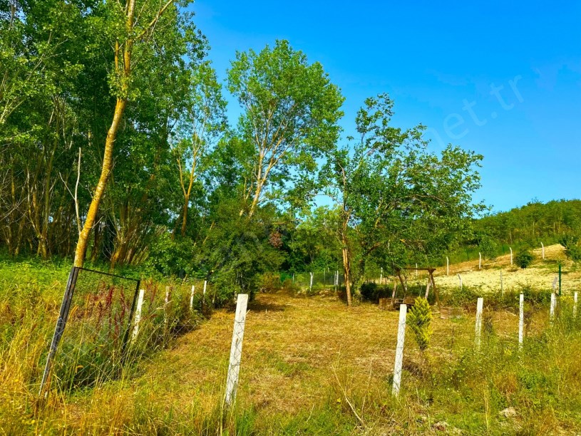 Arnavutköy Balabanda Satılık Arsa , 372 m2 Çevrili Yolu Var