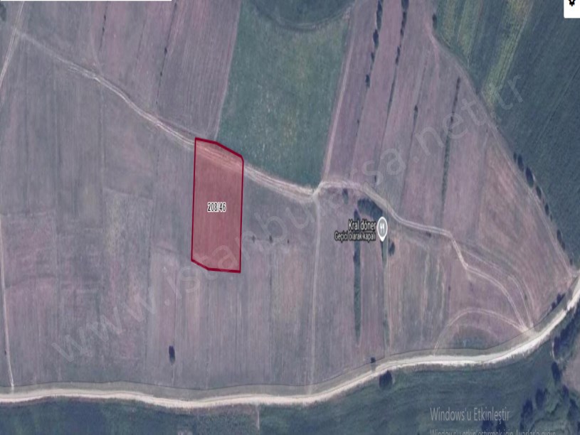 Çatalca Çiftlikköyde Satılık Arsa , 385 m2 Yolu Var Hisseli Konteyner Mevcut