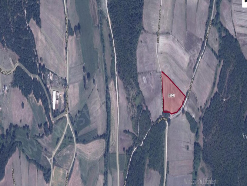 Çatalca Çiftlikköyde Satılık Arsa , 800 M2 Çaplı Çevrili Yolu Var
