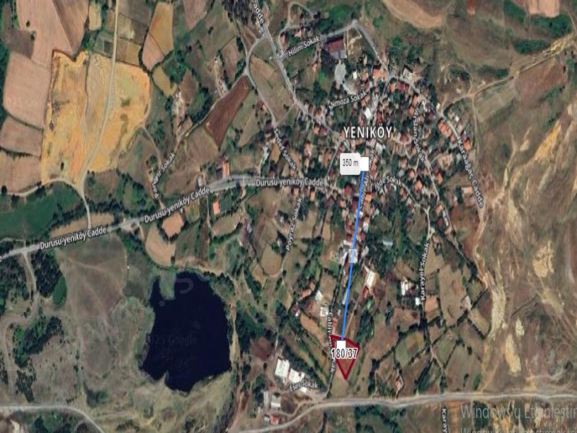 Arnavutköy Yeniköyde Satılık Arsa , 178 m2 Yolu Var Evlerin Yakını