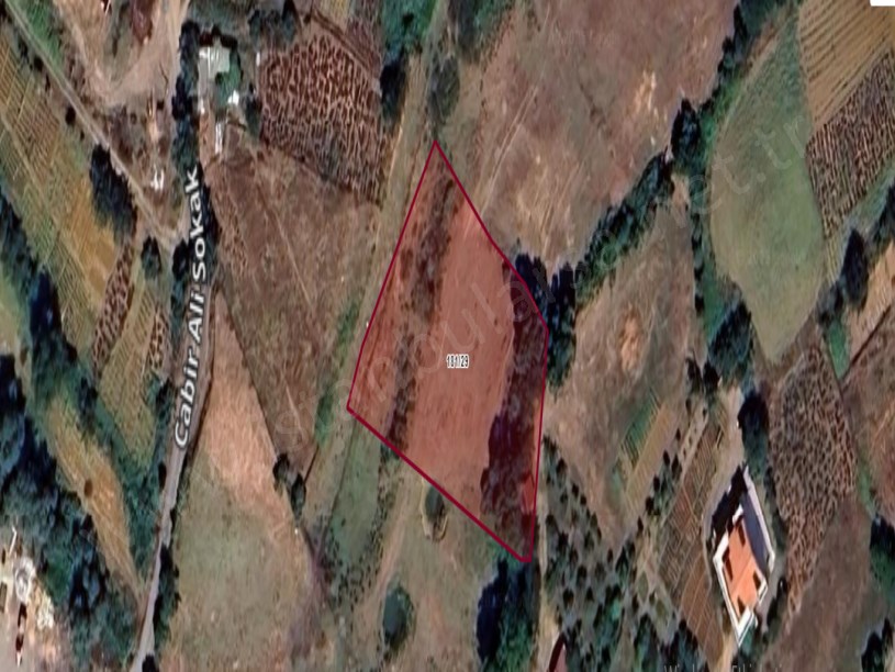 Arnavutköy Yeniköyde Satılık Arsa , 193 M2 Hisseli Evlerin Yakını