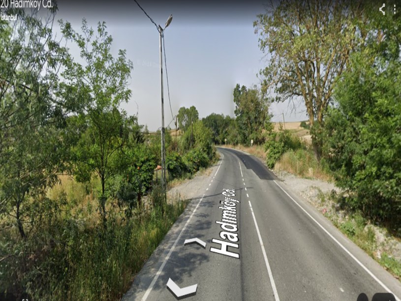 Arnavutköy Yassıörende Satılık Arsa , 389 m2  Cadde Cephe Yolu Var Evlerin Yakını 