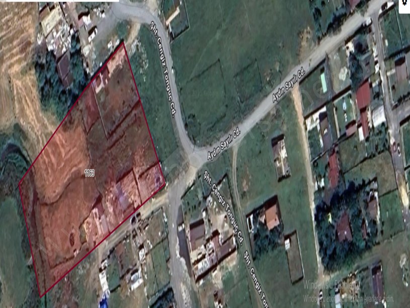 Arnavutköy Taşolukta Satılık Arsa , 200 M2 Merkezde Yolu Var Evlerin Yakını