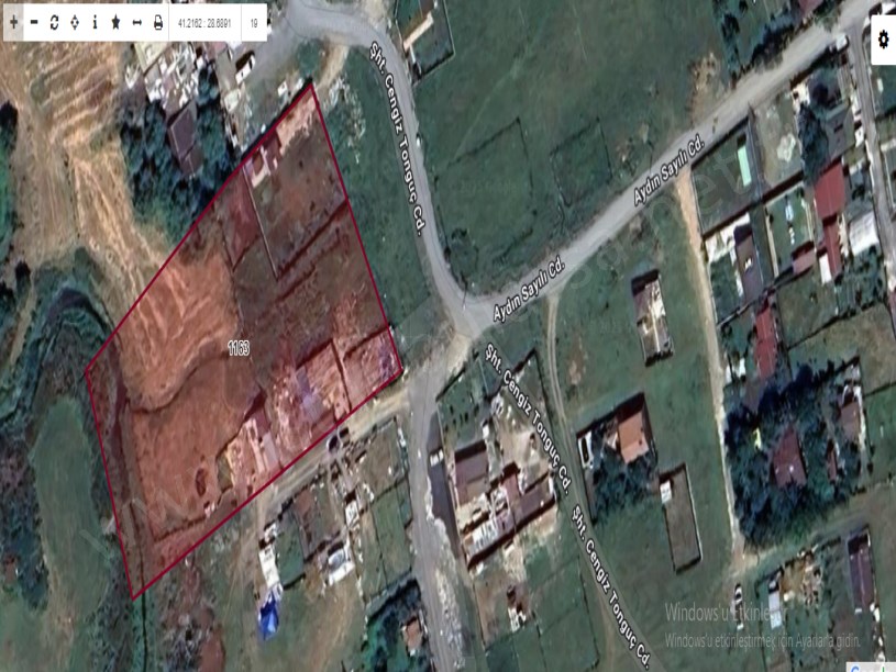 Arnavutköy Taşolukta Satılık Arsa , 200 M2 Merkezde Yolu Var Evlerin Yakını