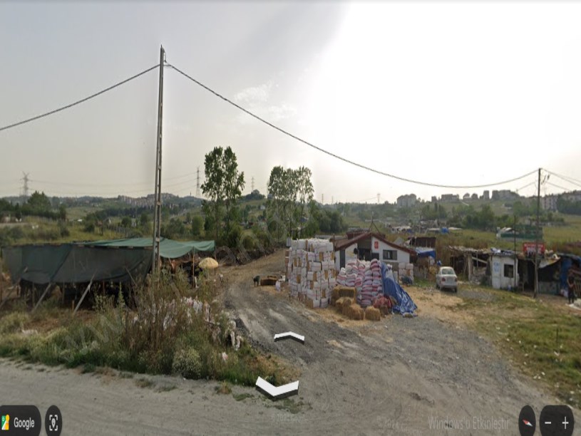 Arnavutköy Taşolukta Satılık Arsa , 200 M2 Merkezde Yolu Var Evlerin Yakını