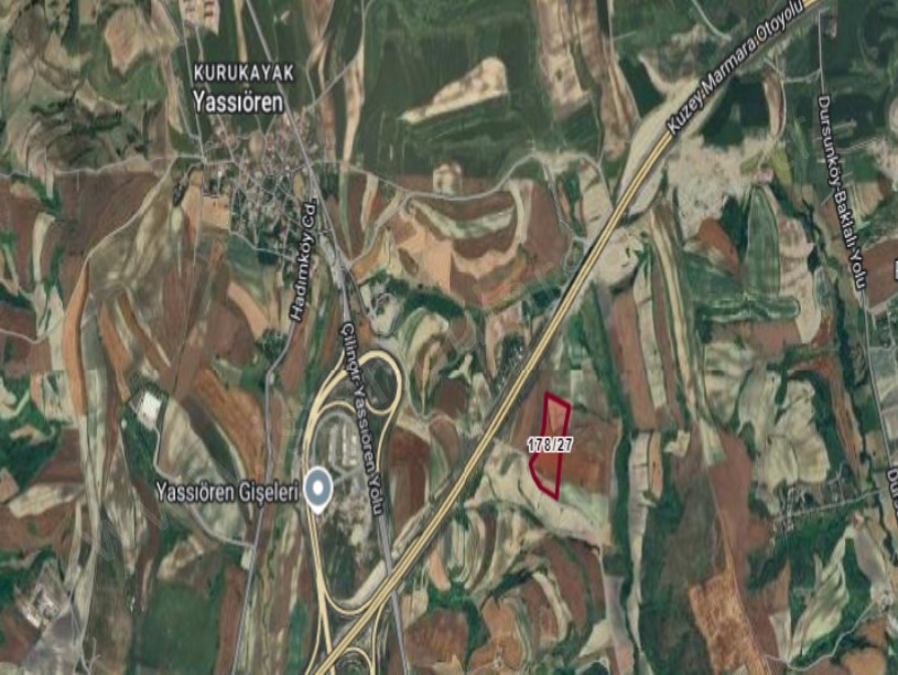 Arnavutköy Yassıörende Satılık Arsa , 253 M2 Yolu Var Hisseli