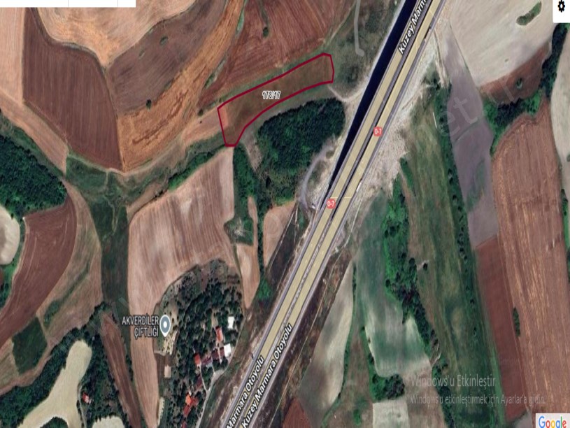 Arnavutköy Yassıörende Satılık Arsa , 191 M2 Hisseli Yolu Var